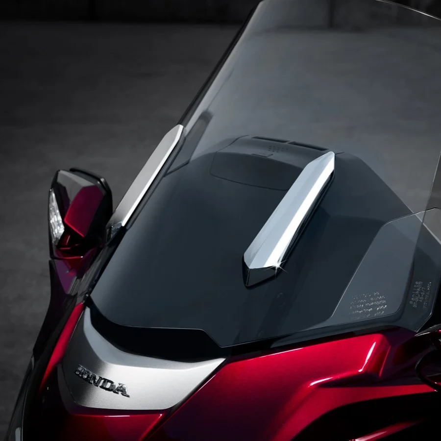 TWINART CHROME Windshield Strut Covers / '18-UP