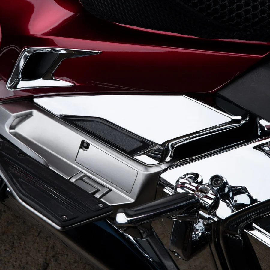 TWINART CHROME Side Covers / '18-UP